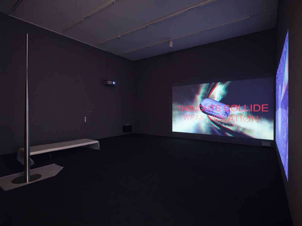 Lea Porsager, CØSMIC STRIKE, 2018. Anaglyph 3D-animation, double-channel, sound, 62'. FEMI HORN [MORE AND MORE GHOSTS CUM INTO THE VACUUM, 2020, Horn sculpture, stainless steel, Daybed stainless steel, foam mattress, silicone cover.​​​Courtesy of the artist and NILS STÆRK, Copenhagen © Lea Porsager Image: Constantin Frei, Zurich
